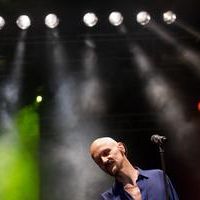 Tim Booth of James performing live in Festas do Mar fotos | Picture 62323